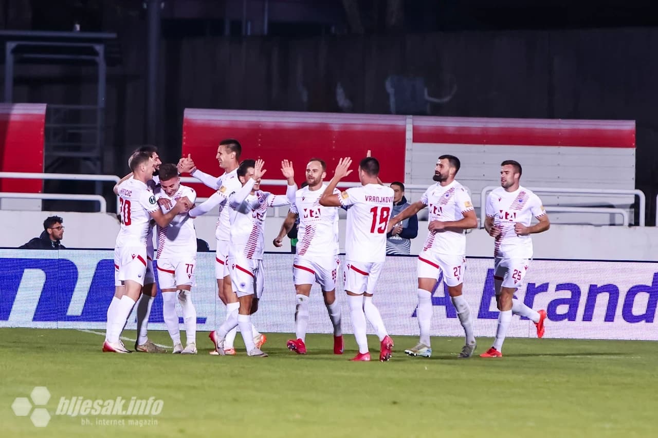 Najbolji strijelac u povijesti WWin lige BiH Nemanja Bilbija otvorio je goste u 12. minuti udarcem iz blizine