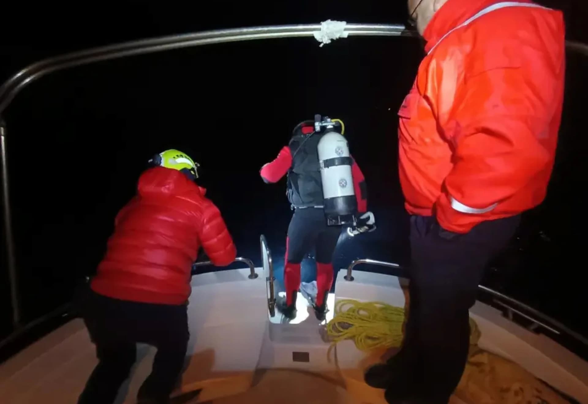 Policajac Mujaković skočio u hladno more kako bi spasio putnike