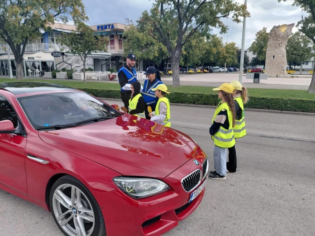 Policija u Čapljini provodi edukativne aktivnosti za prvašiće.