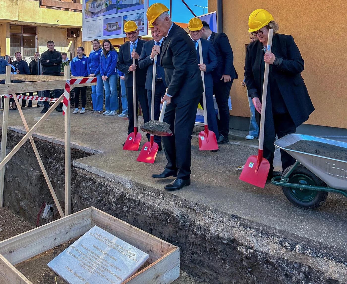 Bačić i Milas s Čovićem u Odžaku: ulaganje u djecu, zajednicu i zajedništvo