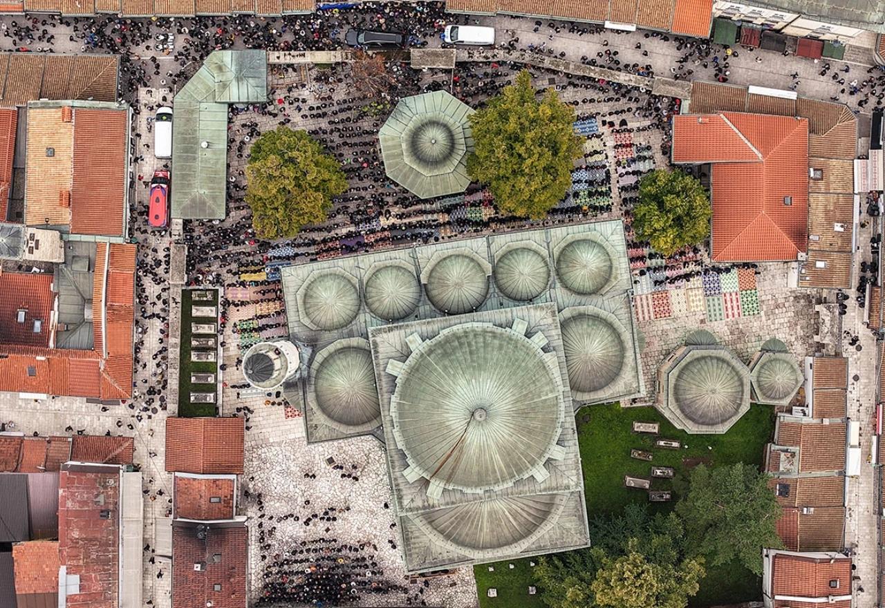 Tisuće ljudi oprostile se od Halida Bešlića