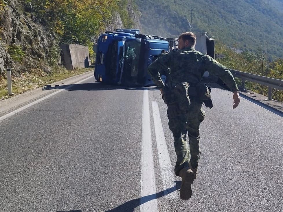 Vojnici EUFOR-a na mjestu nesreće