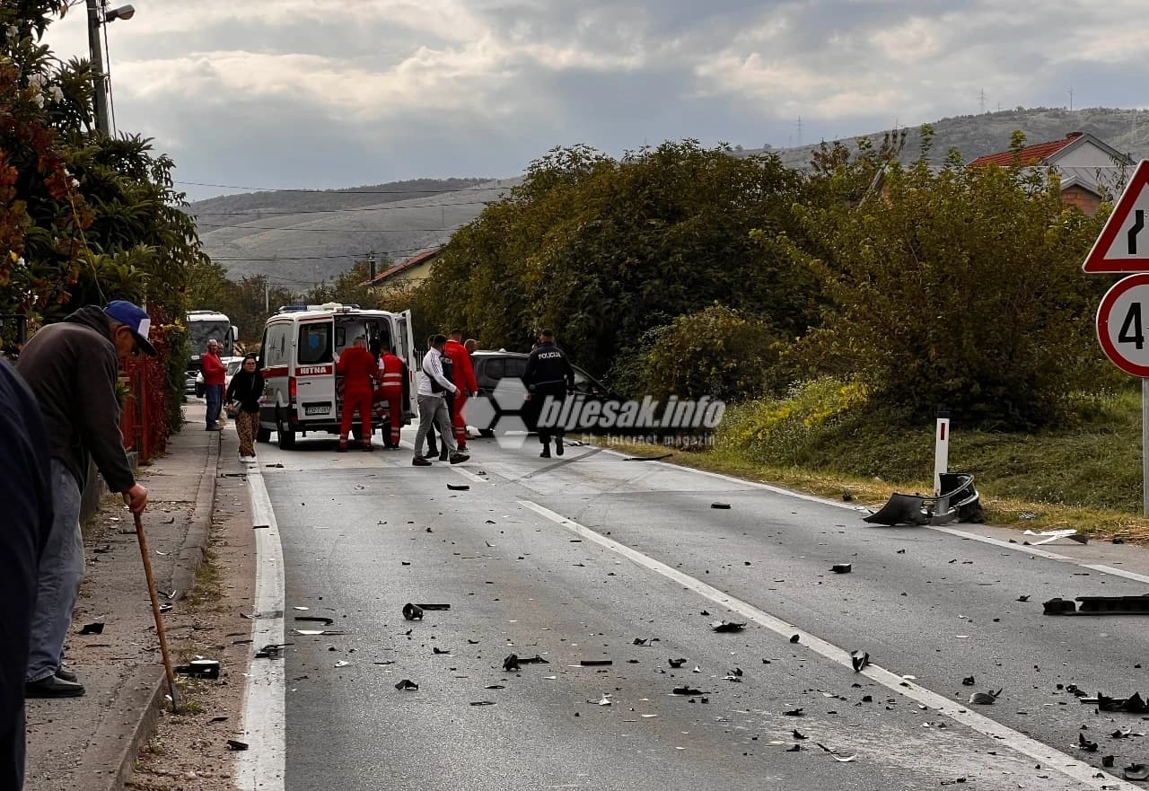Sudar dva automobila na cesti Buna - Hodbina