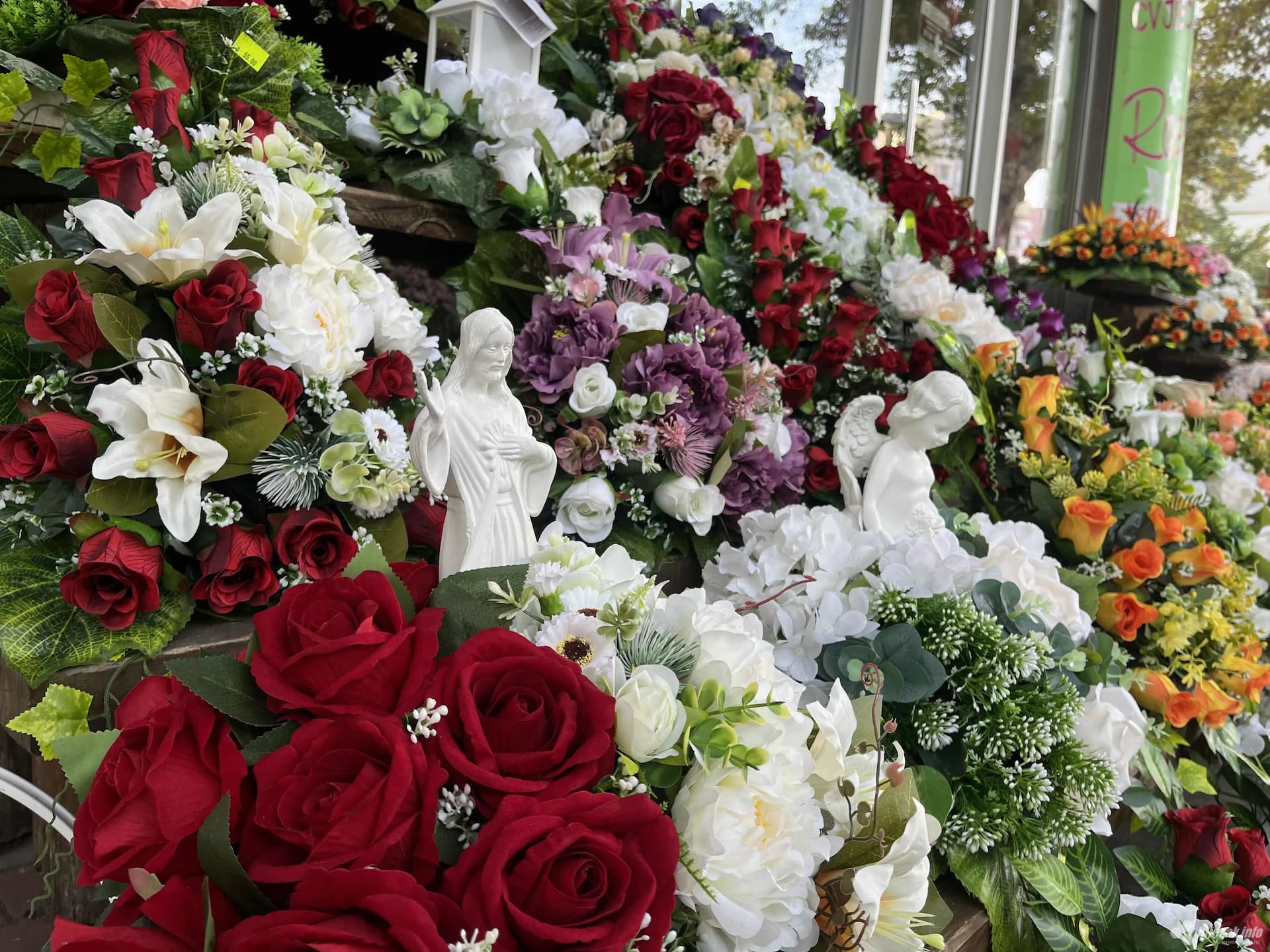 Neki biraju umjetno cvijeće, neki živo