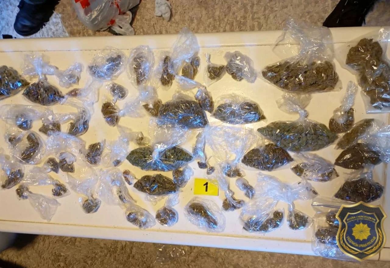 Policija zaplijenila tri kilograma droge