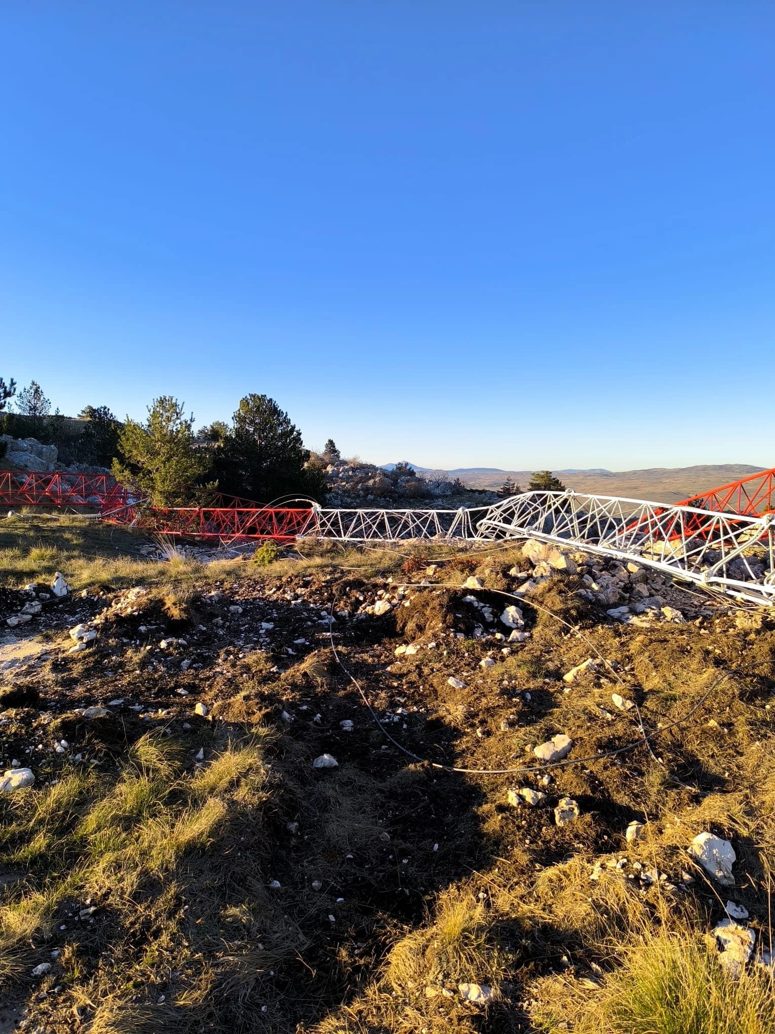 Pao mjerni stup kod Tomislavgrada