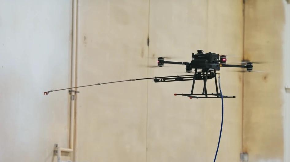 Bojanje fasade uz pomoć drona