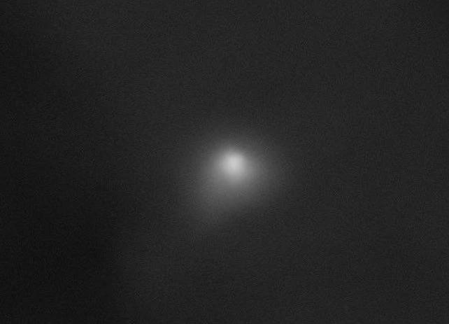 MRO-ov pogled na komet 3I/ATLAS, snimljen s udaljenosti od samo 30 milijuna kilometara, odnosno 19 milijuna milja, 2. listopada 2025.