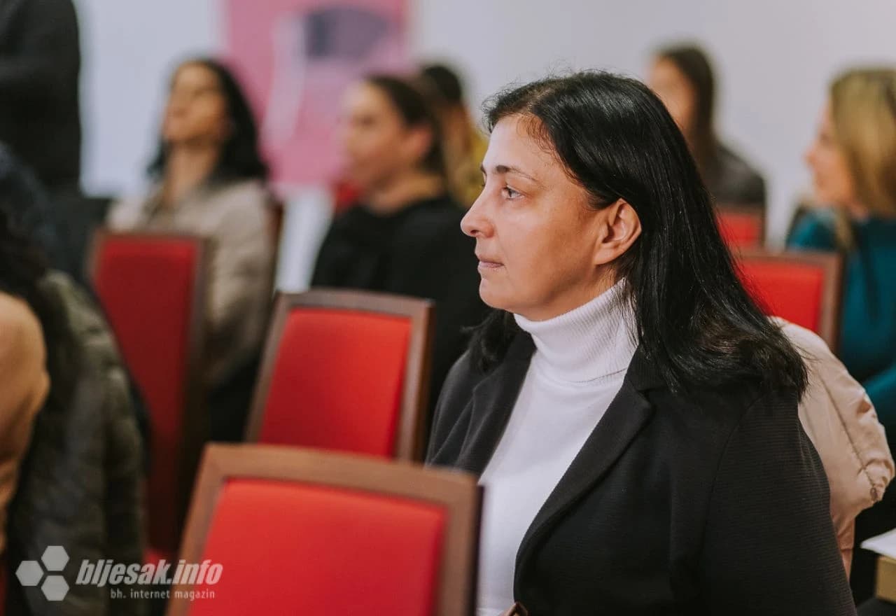 "Oblikovanje narativa: Neformalno obrazovanje kao most između učenja i sudjelovanja"