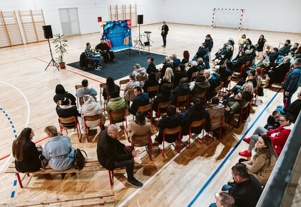 Tribina "Kad riječ postane rana"