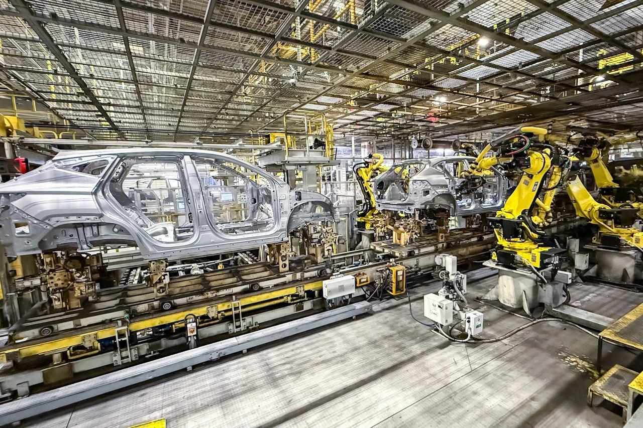 Kompleksni dio posla obavljaju roboti, sklapanje dijelova karoserije u jedan komad