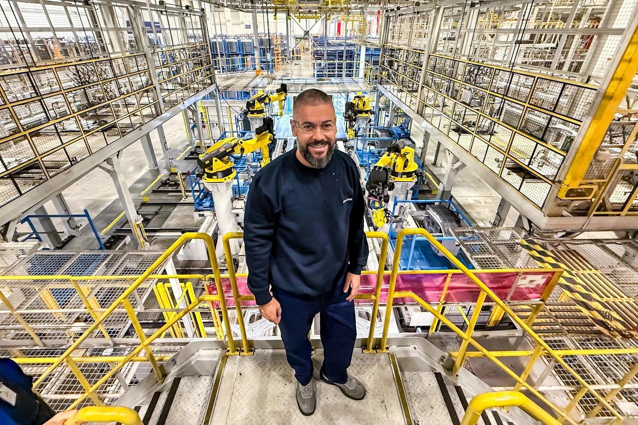 Uz standardni obilazak tvornice imali smo priliku i raditi na proizvodnim točkama