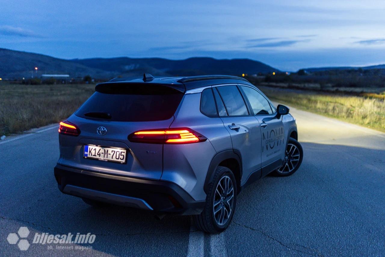 Bljesak je vozio Toyota Corolla Cross 2.0 HEV 2WD