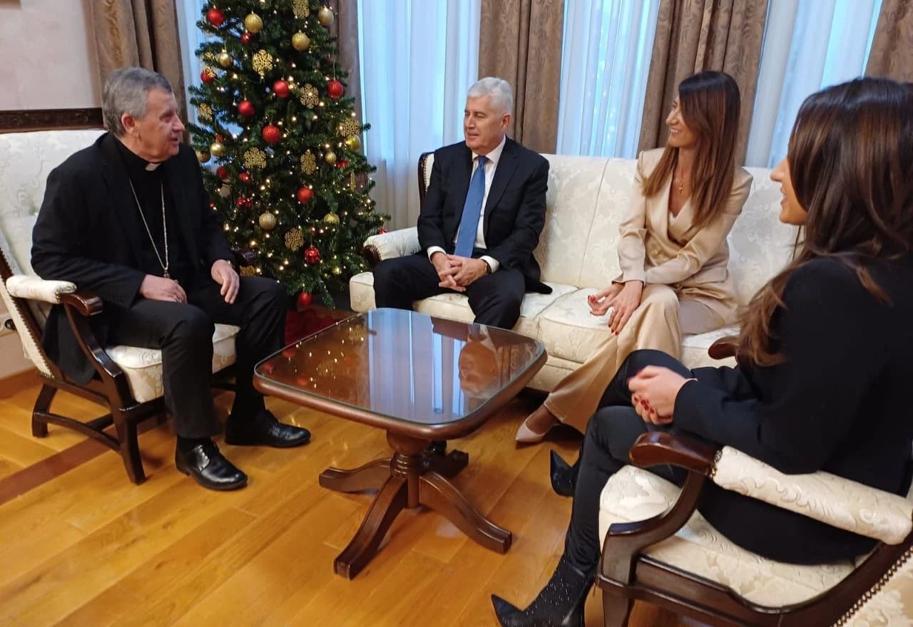 Čović i Filipović uoči Božića posjetili vrhbosanskog nadbiskupa Vukšića