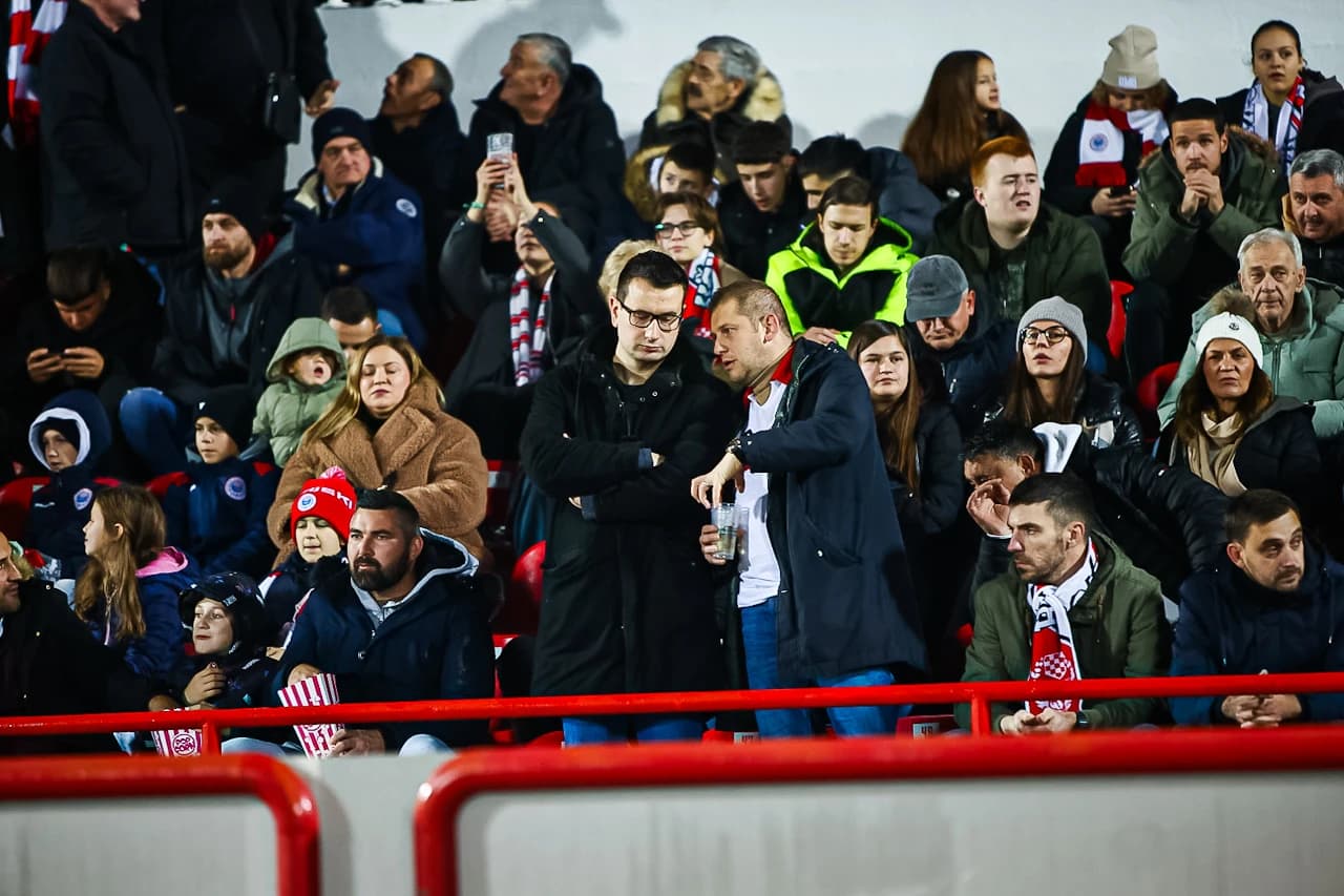 Navijači Zrinjskog na tribinama