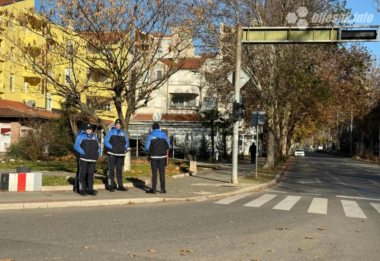 Mladi policajci na mostarskim ulicama