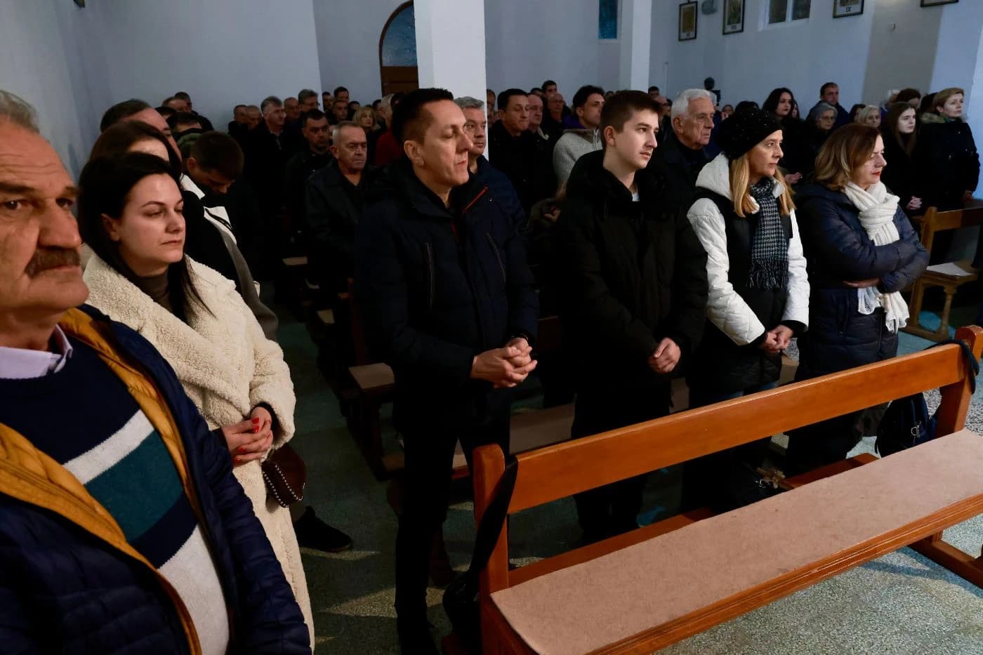 Božić u Domazetima: Tradicija badnjaka okupila vjernike iz cijelog kraja