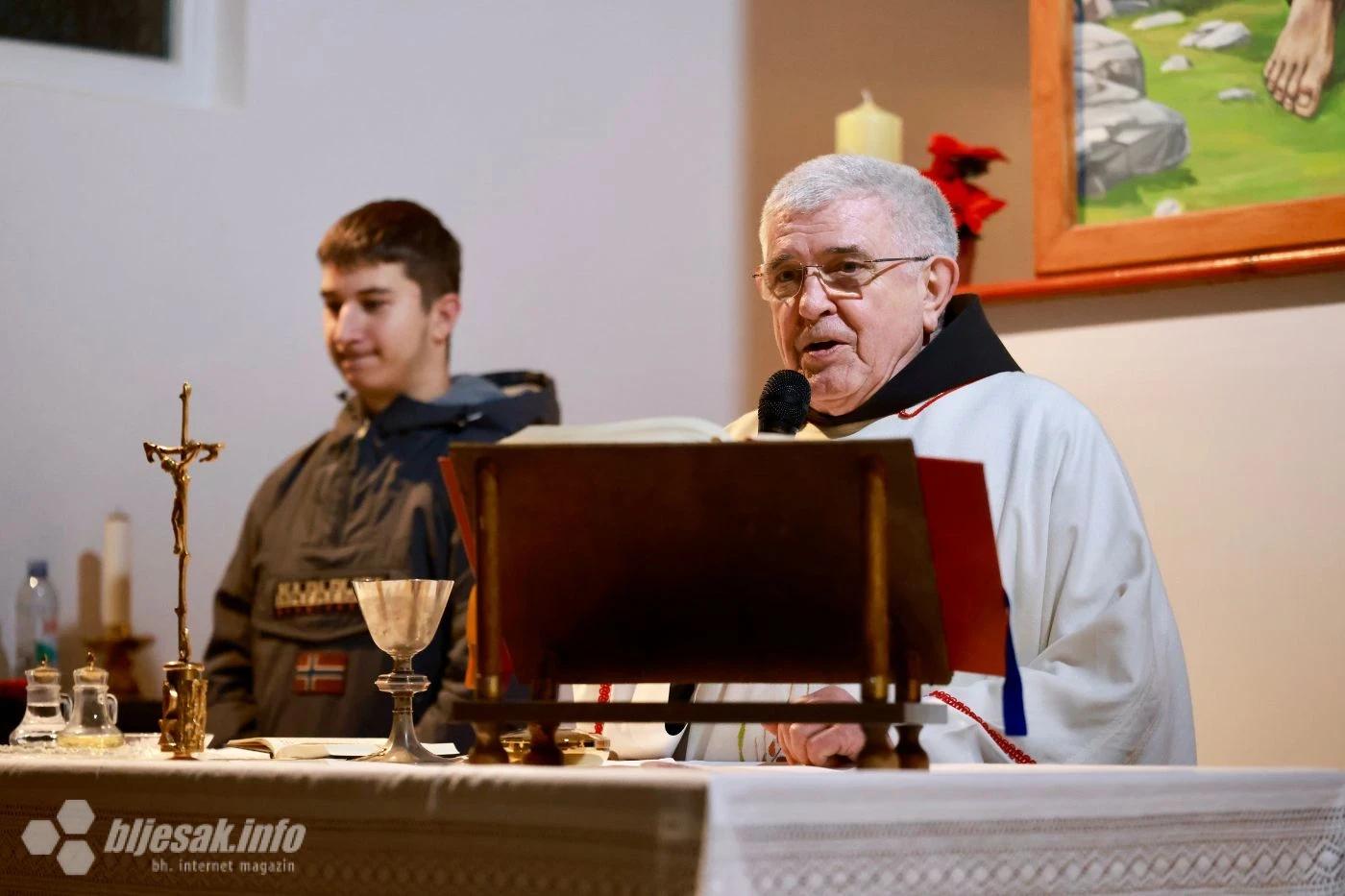 Fra Ante Marić obećao: Dokle god mogu hodati, dolazit ću na polnoćku u Rašku Goru