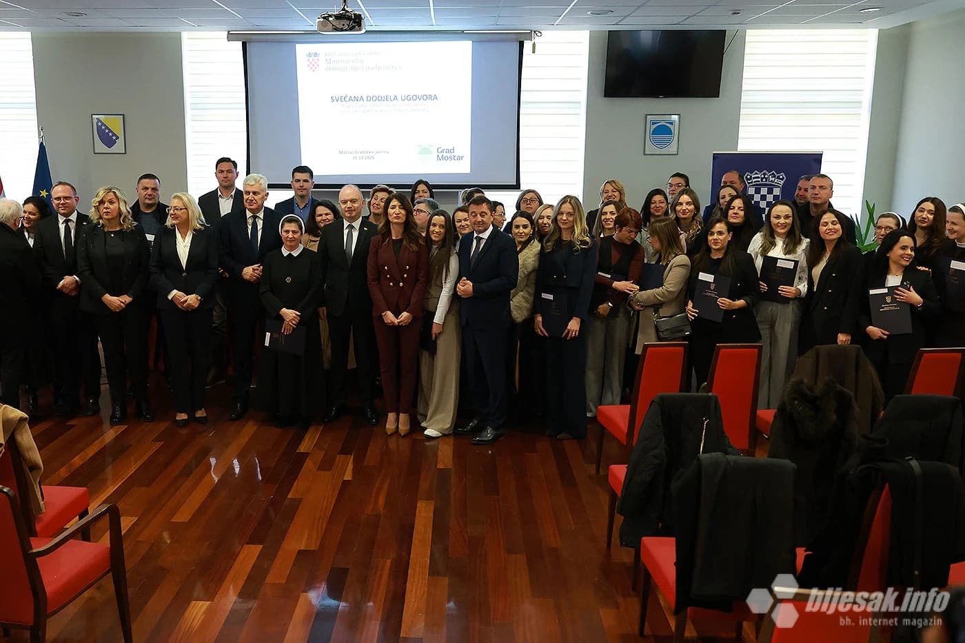 Ministarstvo demografije RH u Mostaru dodijelilo ugovore za demografske projekte