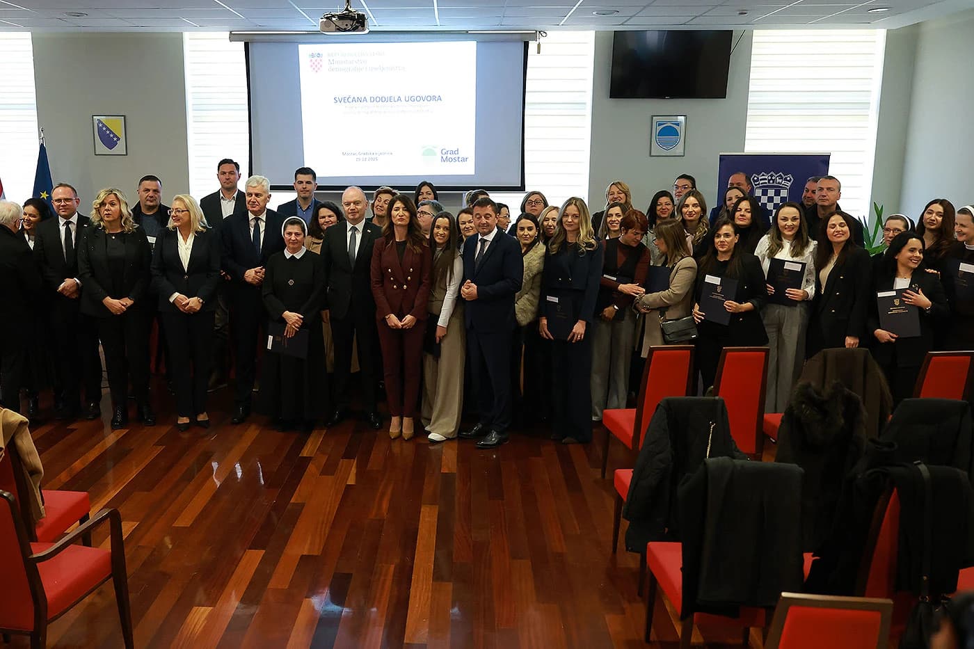 Ministarstvo demografije RH u Mostaru dodijelilo ugovore za demografske projekte