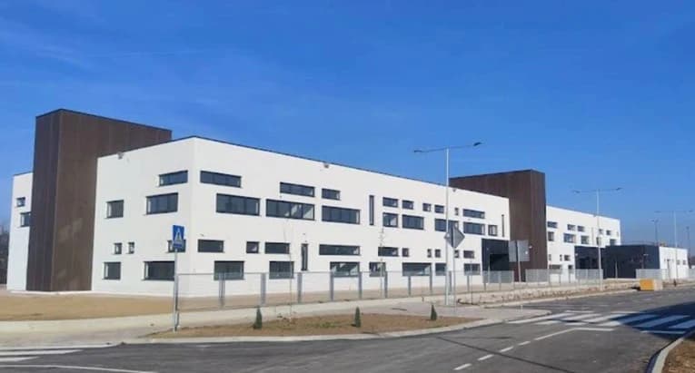 Srednja škola u Laktašima