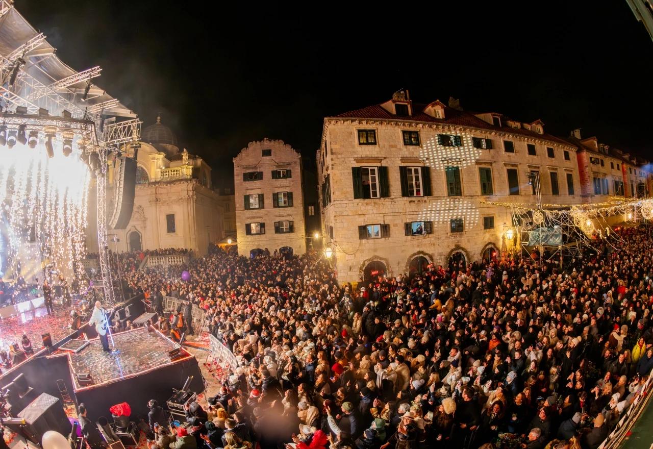 Dino Merlin na Stradunu