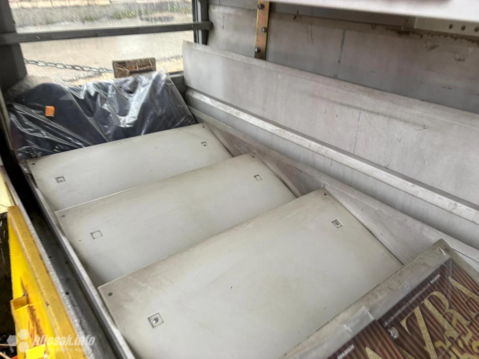 Prazne police na kojima su ranije bile novine iz Hrvatske