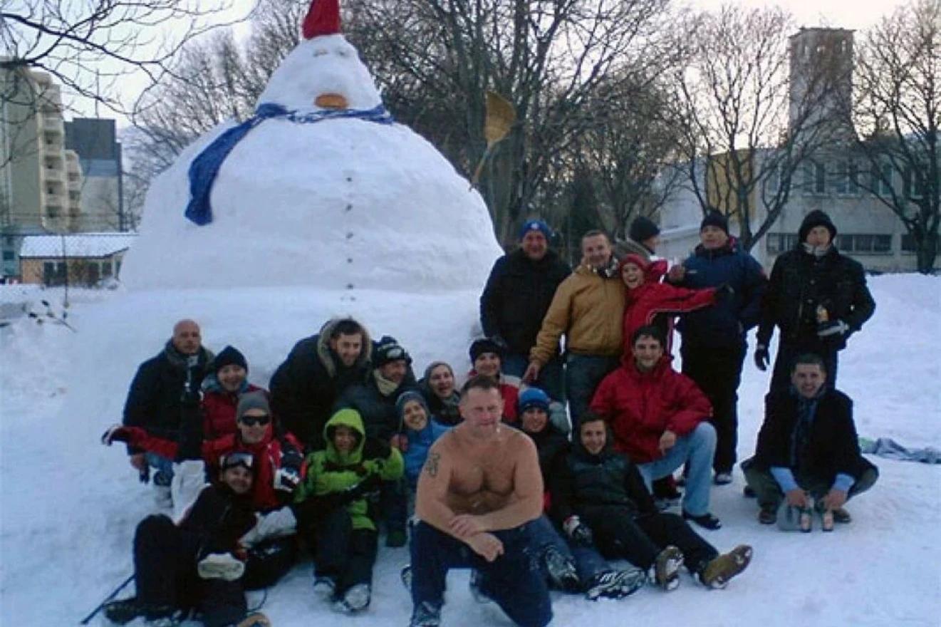 Snjegović u Mostaru