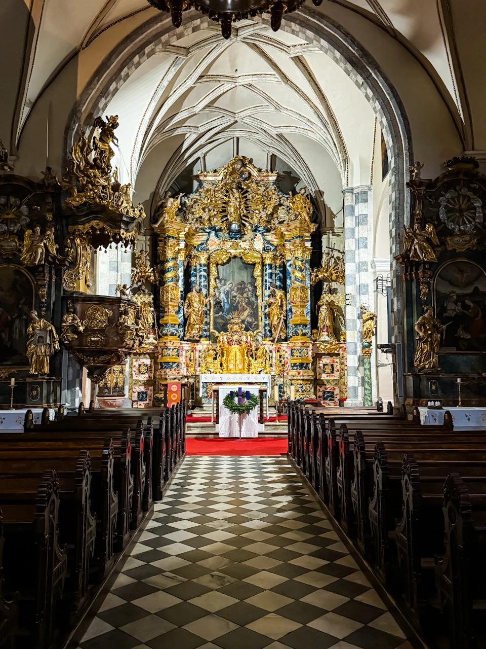 Unutrašnjost crkve sv. Elizabete