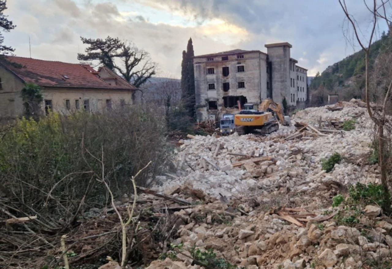 Uklanjaju se objekti Duhanske stanice u Stocu