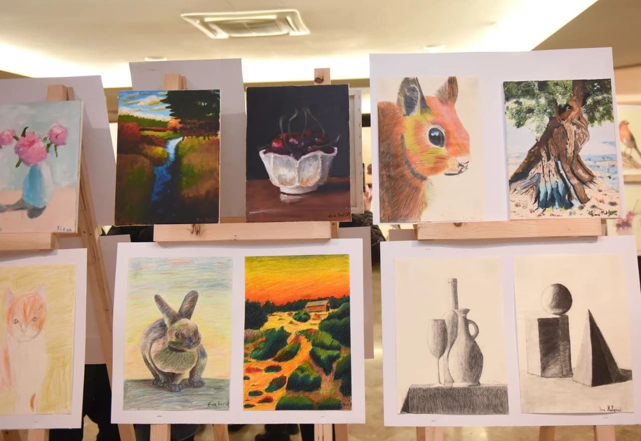 Izložba radova polaznika tečaja crtanja i slikanja