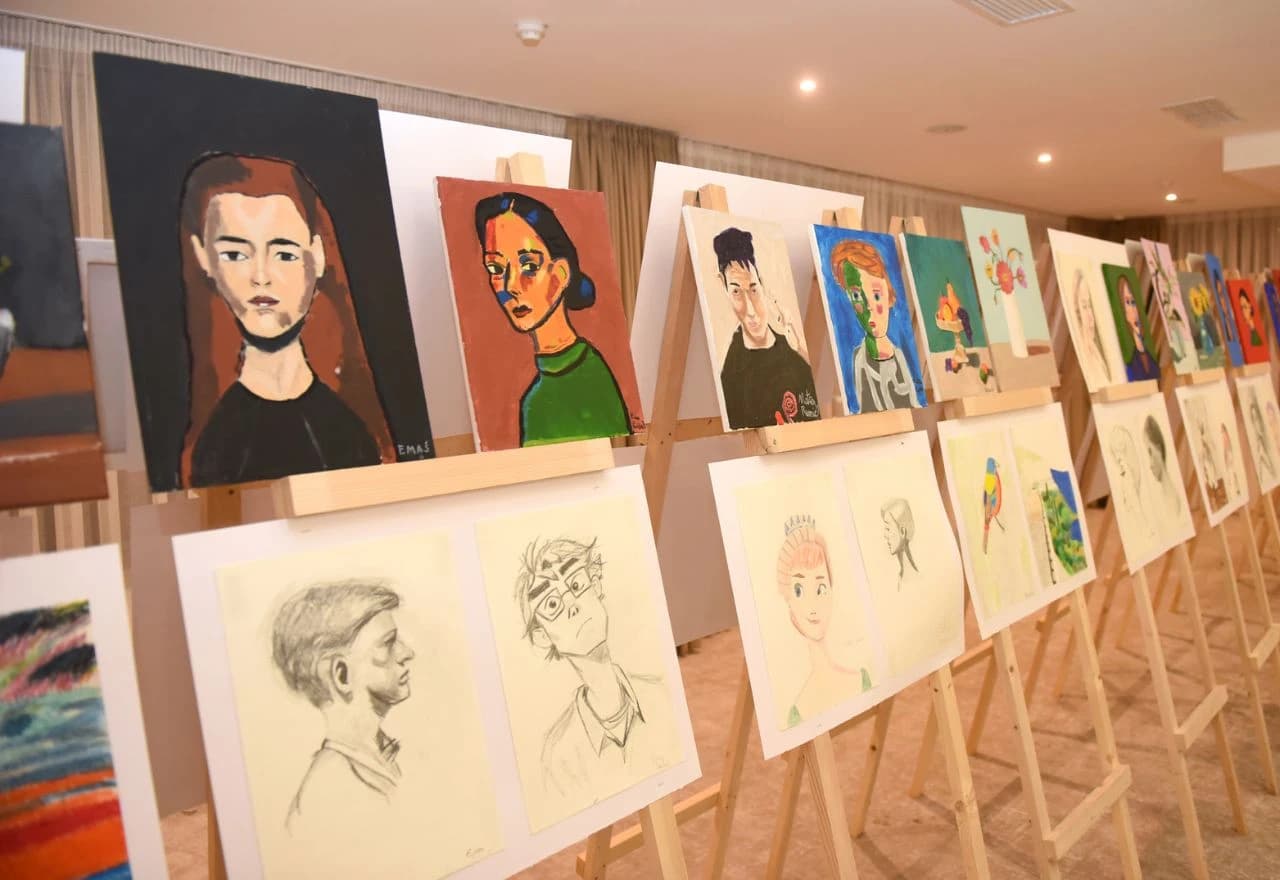 Izložba radova polaznika tečaja crtanja i slikanja