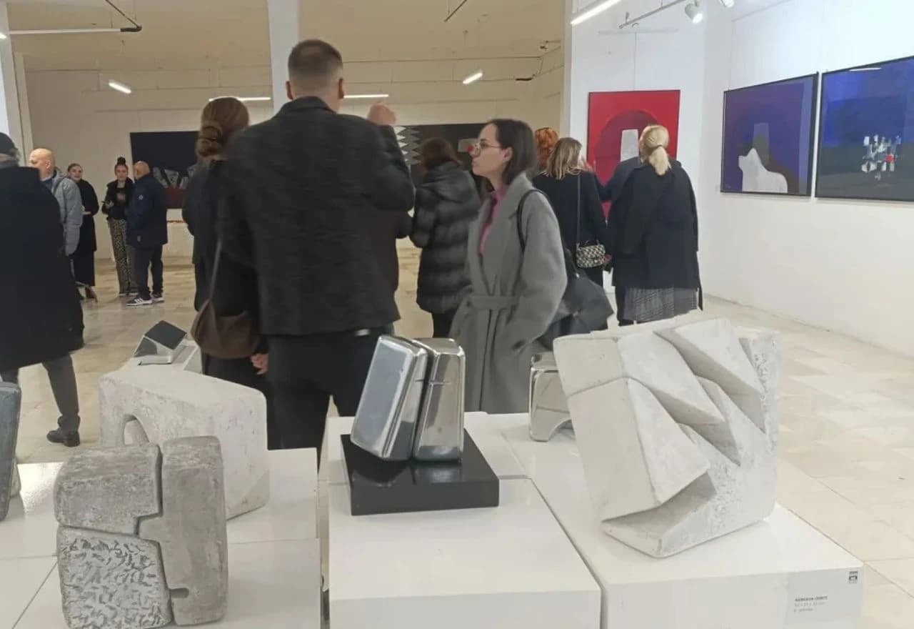 Posjetitelji izložbe "Eros i Thanatos"