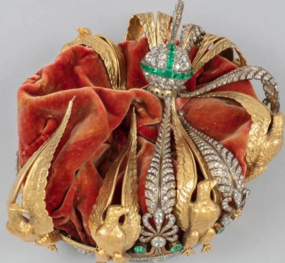 Kruna je teško deformirana