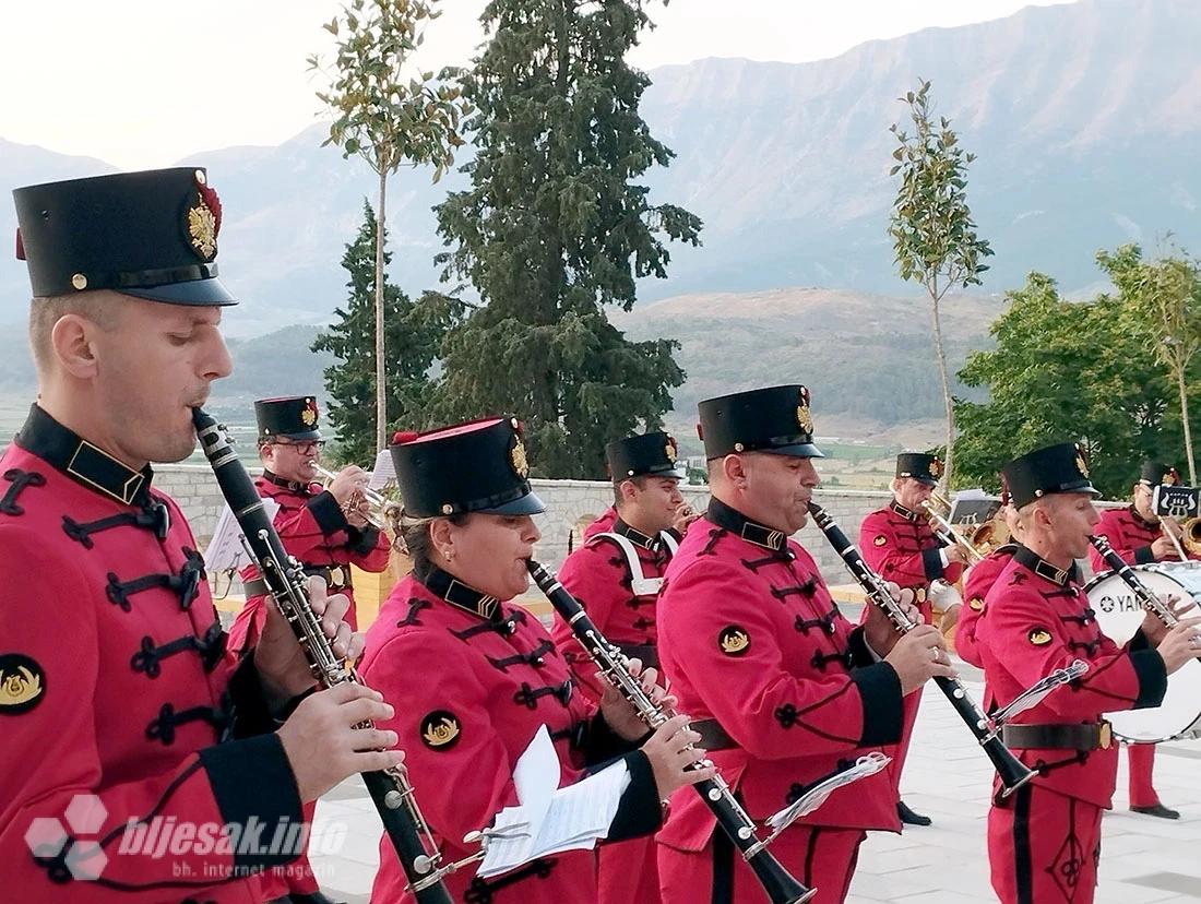 Gdje ćeš ljepši završetak dana!
