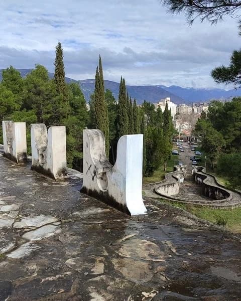 Partizansko groblje u Mostaru