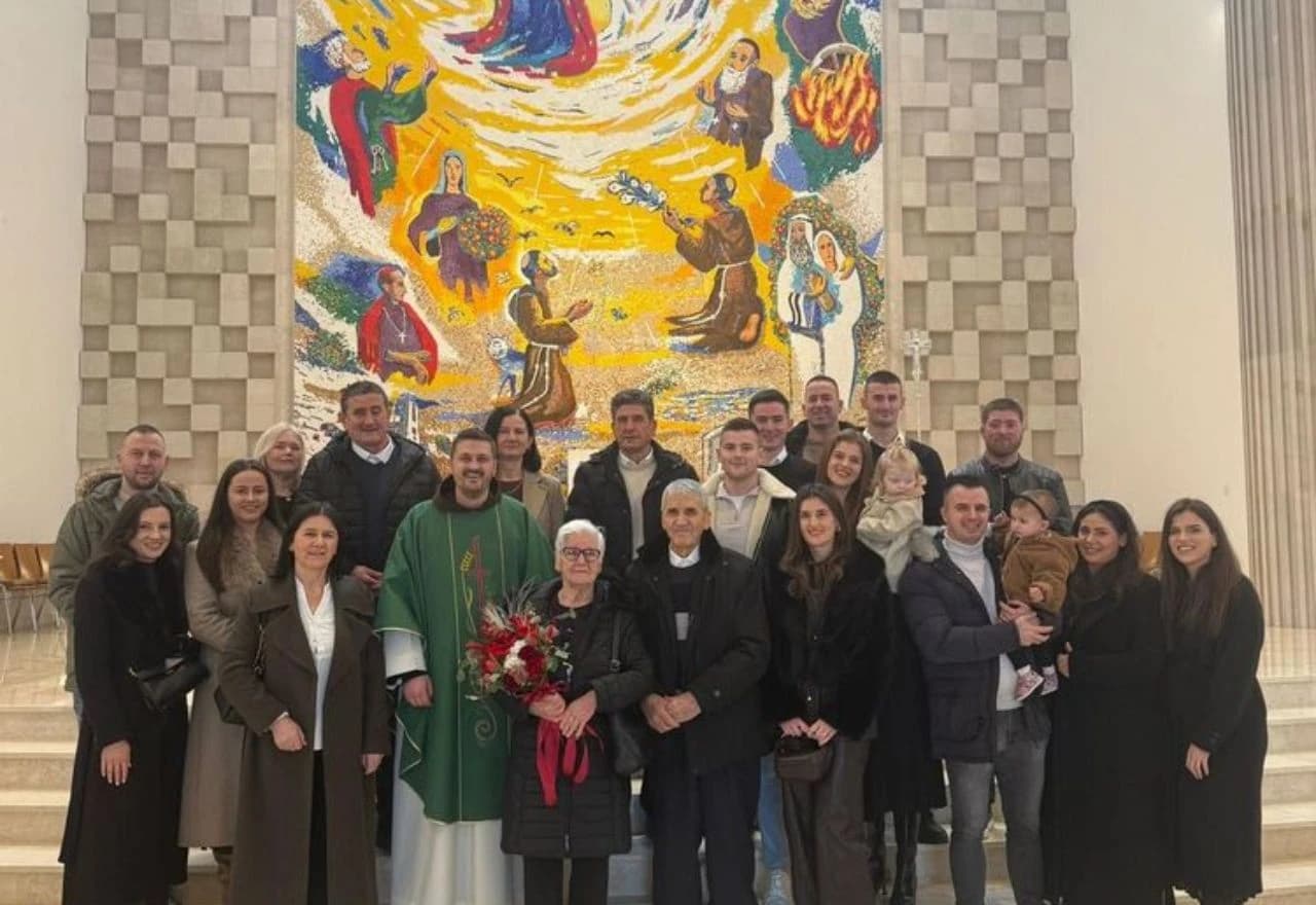 Ivan i Cecilija Crnogorac s obitelji