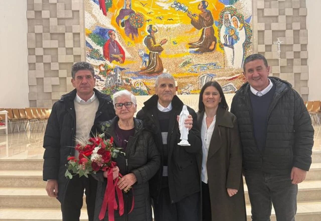 Ivan i Cecilija Crnogorac s obitelji