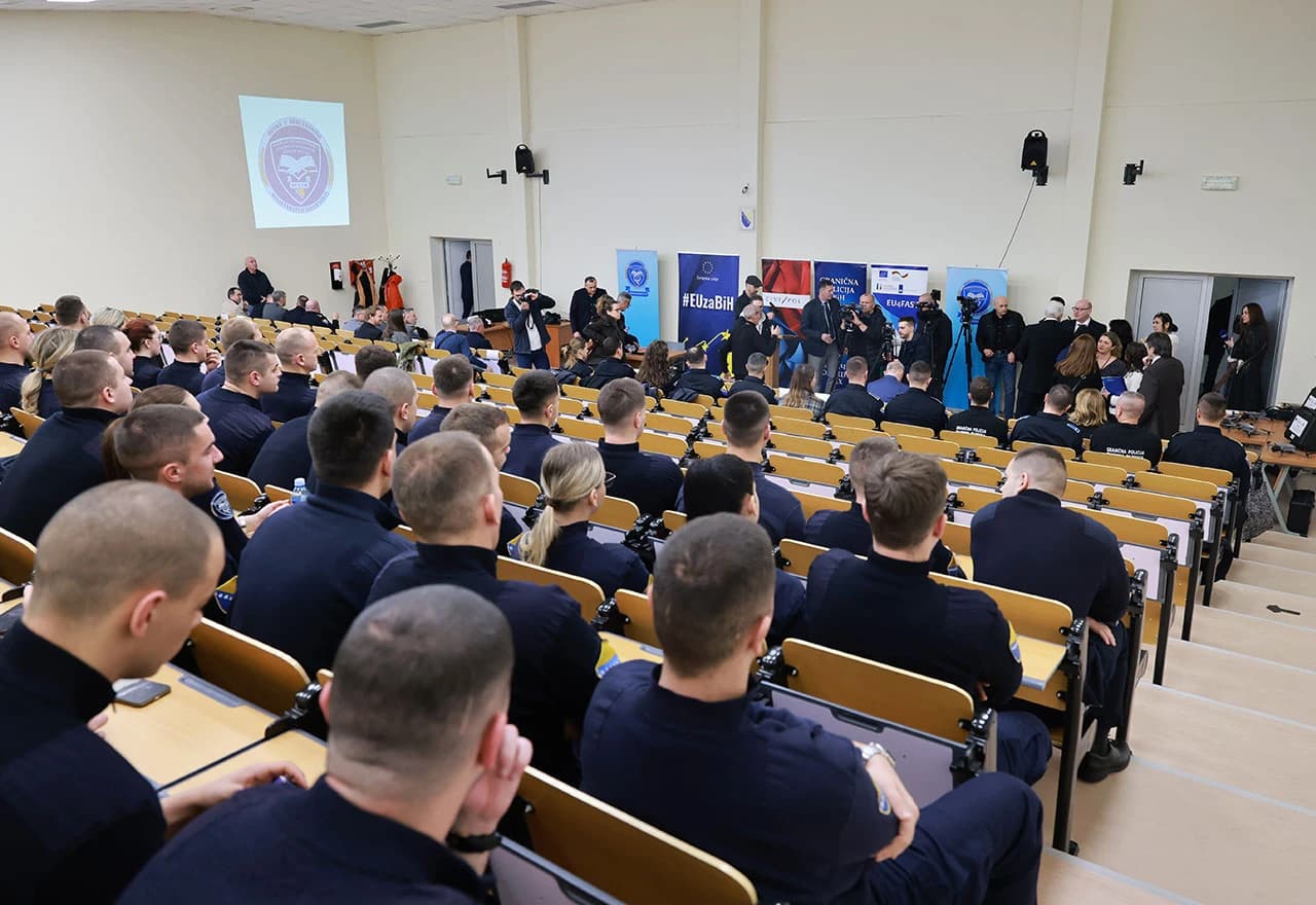 Granična policija u Mostaru preuzela dronove za obuku