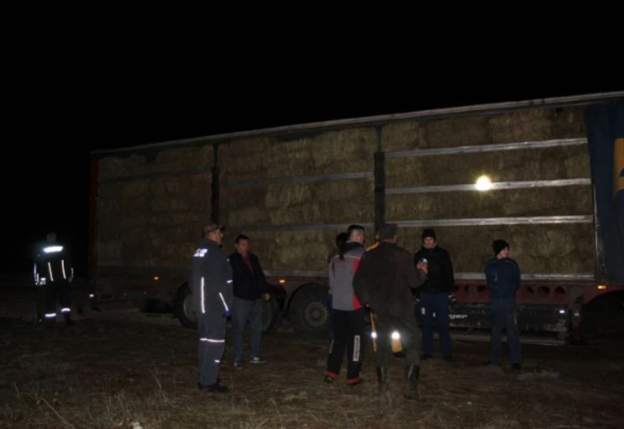 Kuprešaci dovezli šleper sijena Trebinjcu