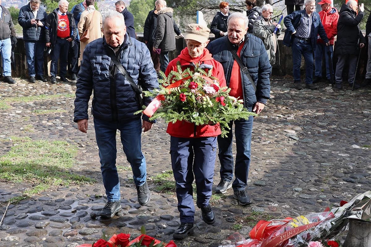 Polaganjem vijenaca obilježena 81. godišnjica oslobođenja Mostara