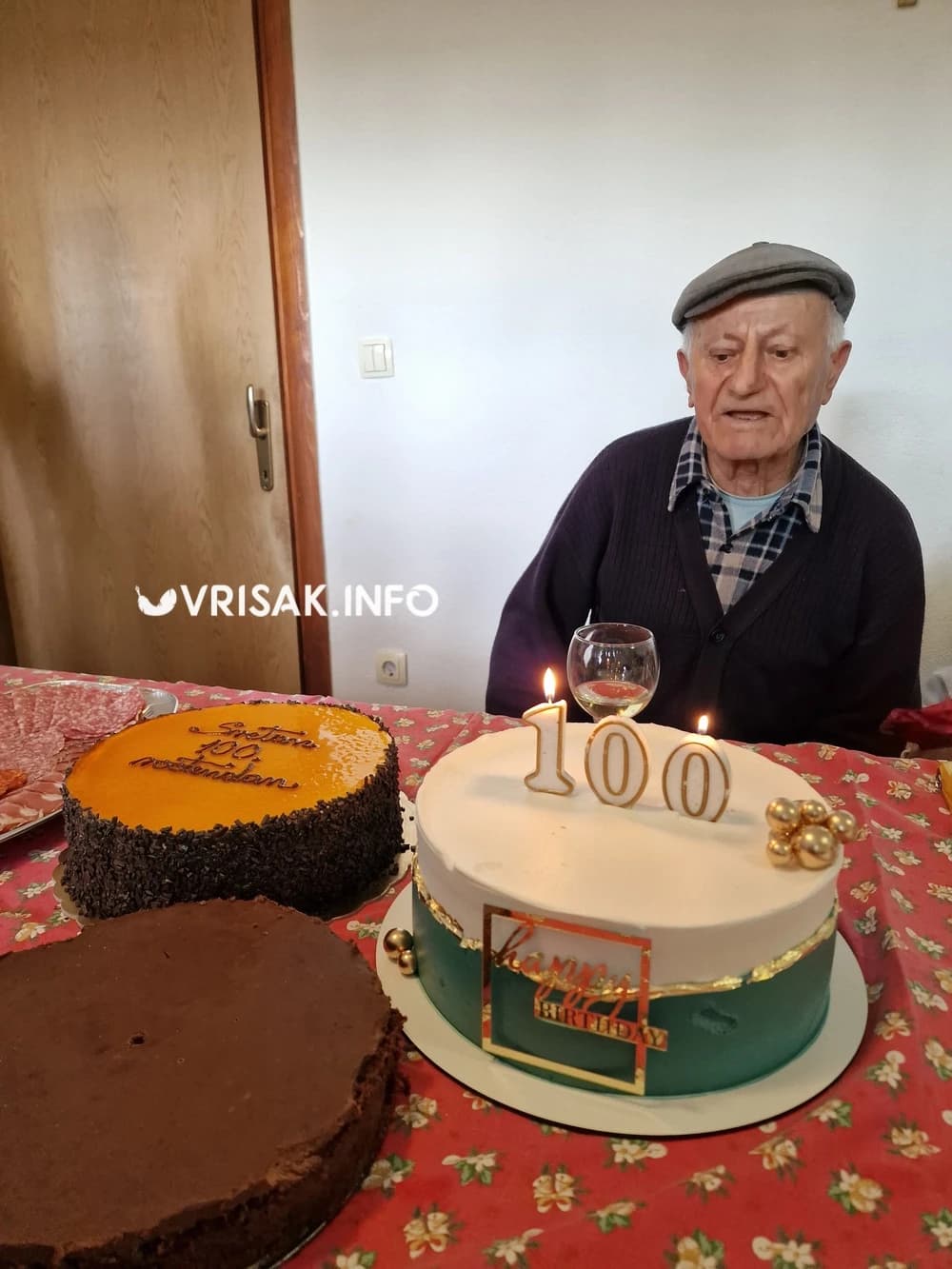 Stotu je proslavio u krugu svoje obitelji