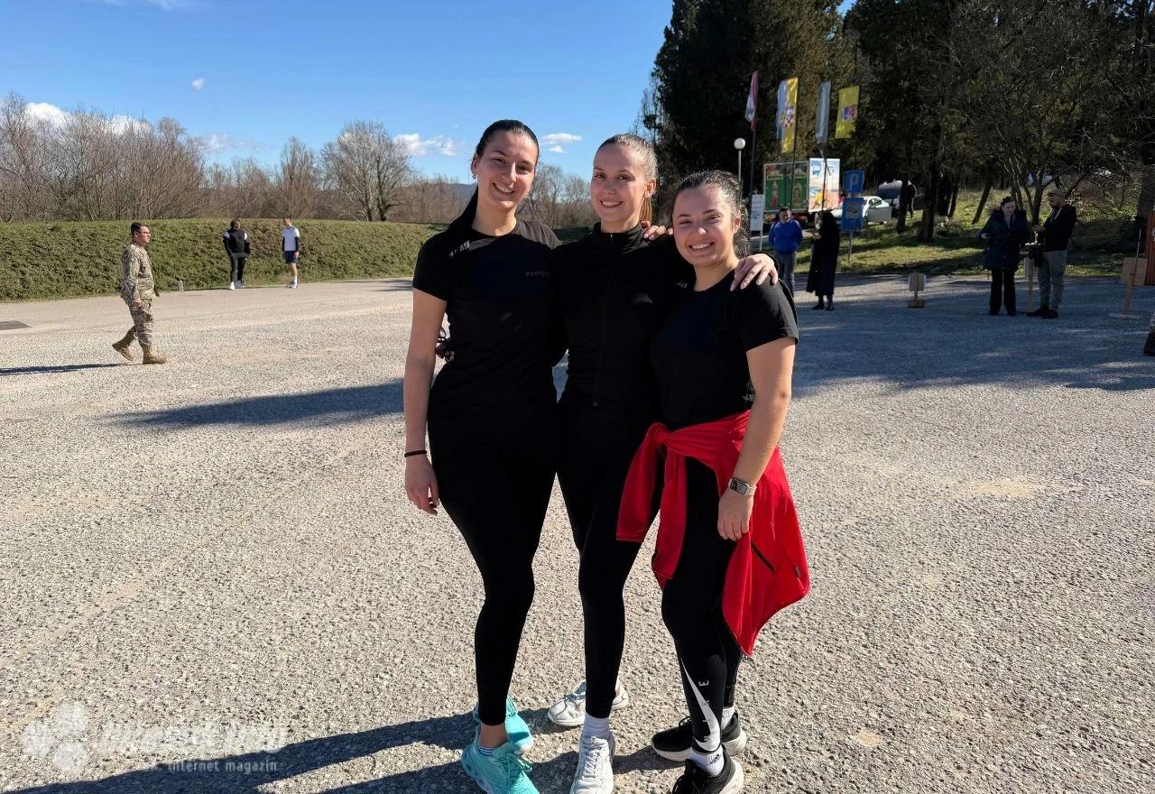 Sudionice utrke, pripadnice 4. pješačke brigade iz Čapljine