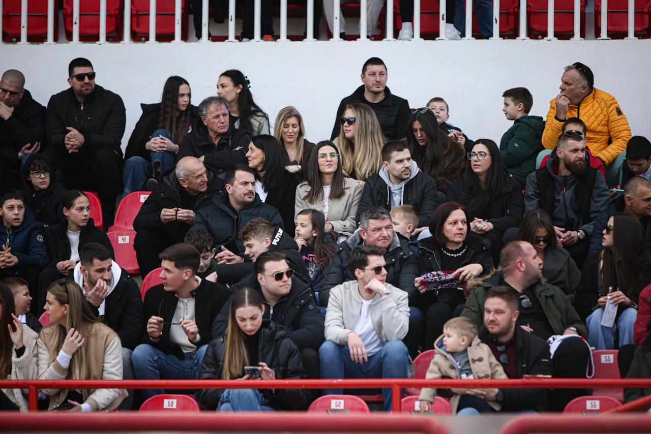 Tribine pune pred hercegovački derbi