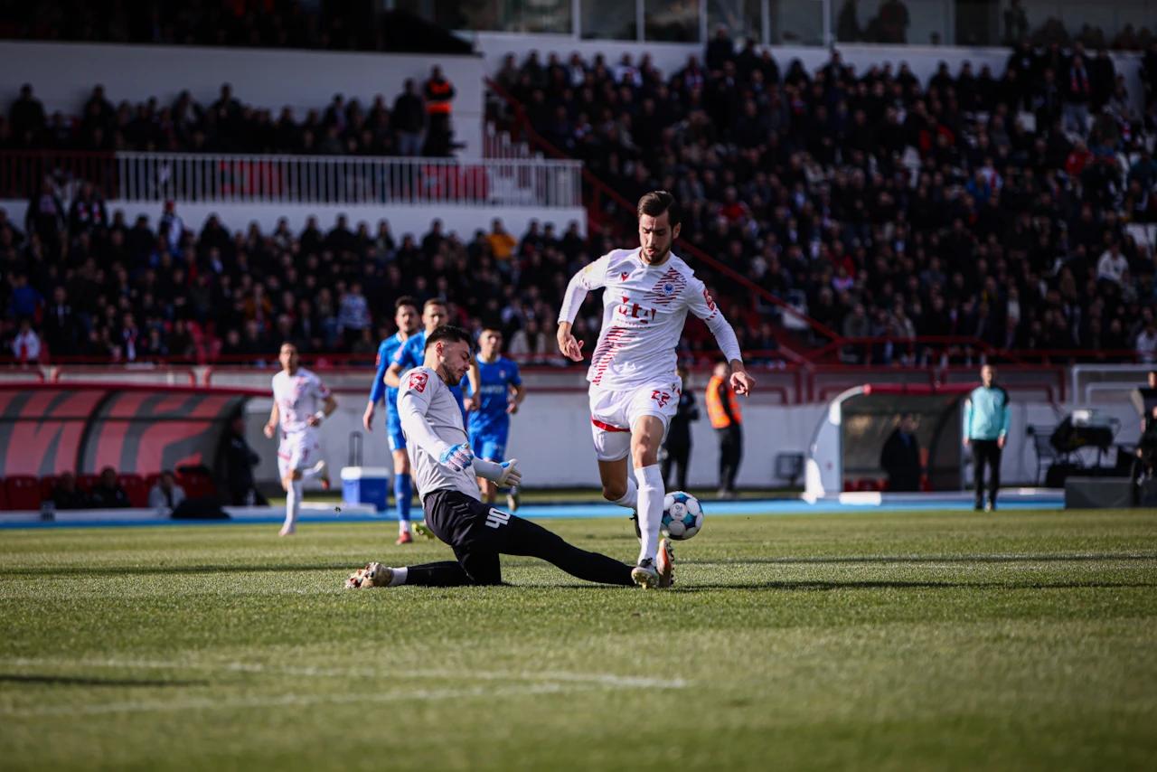 Josipović zaustavlja Adija Nalića
