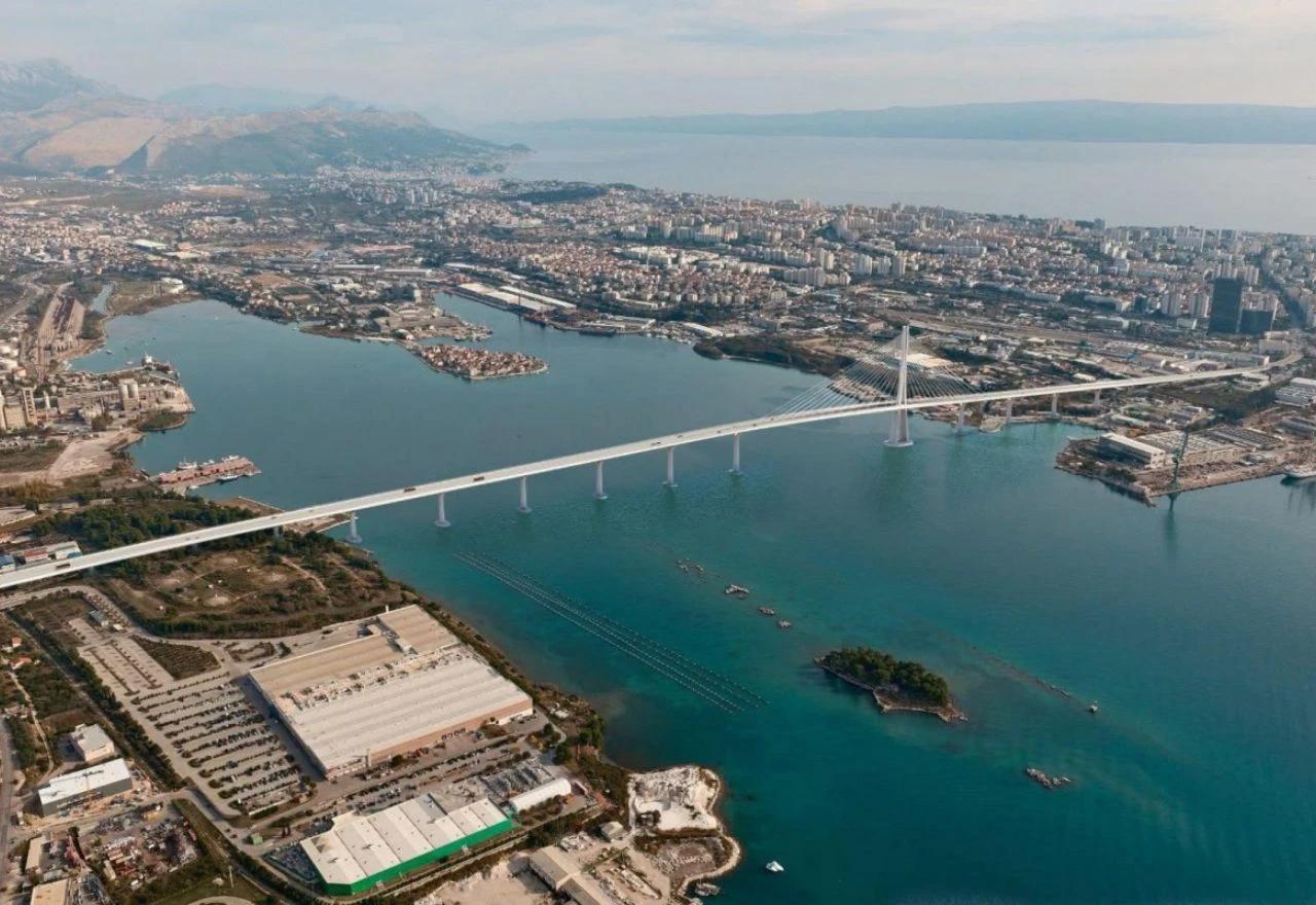 "Dalmatinski Golden Gate"