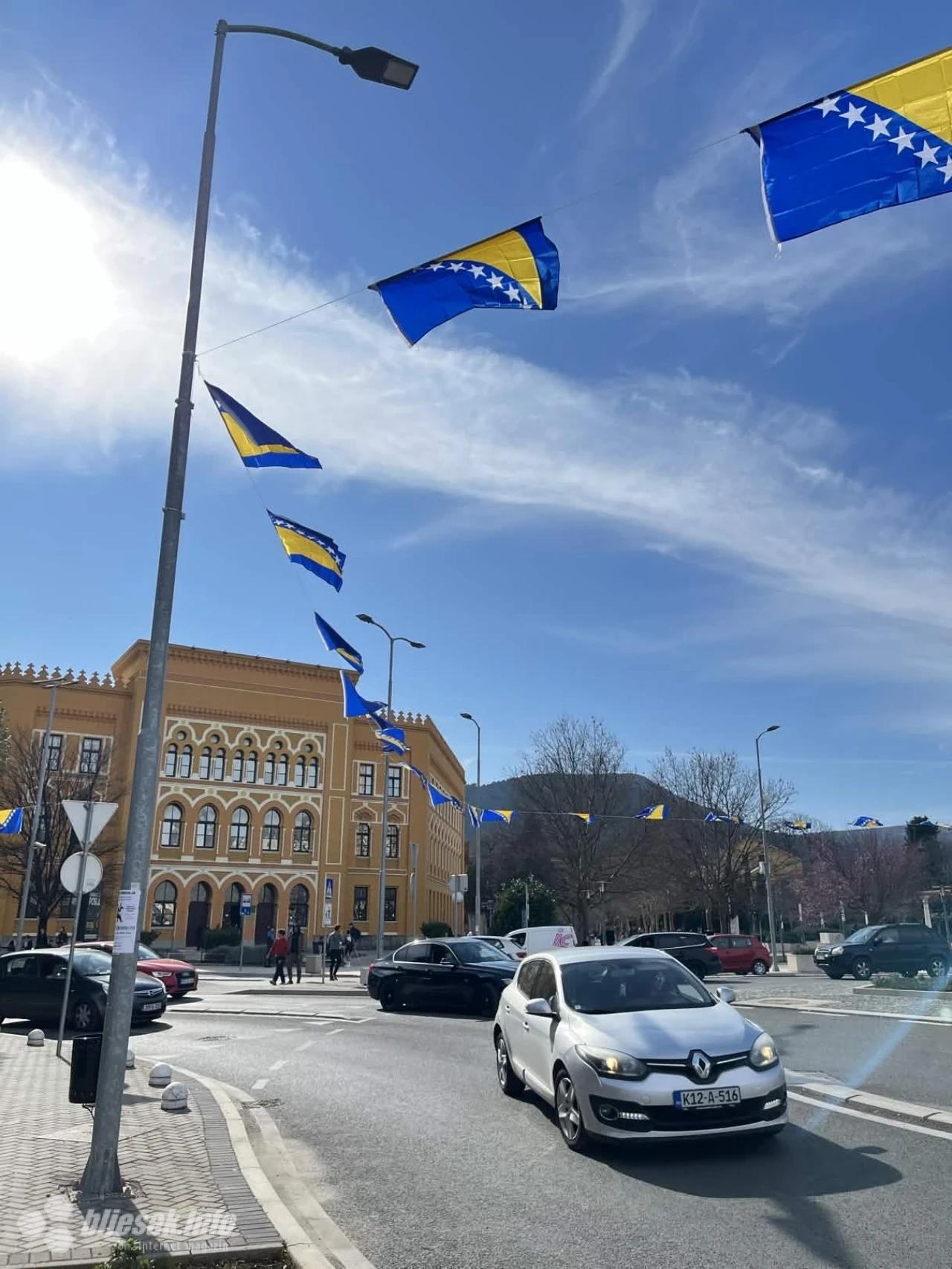 Zastave uoči Dana neovisnosti BiH