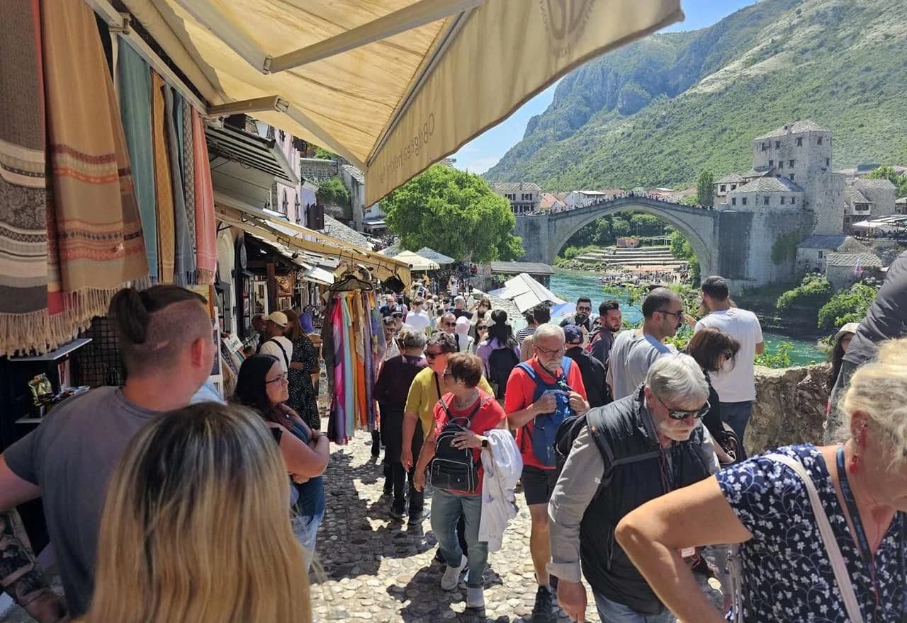 Turisti u Mostaru