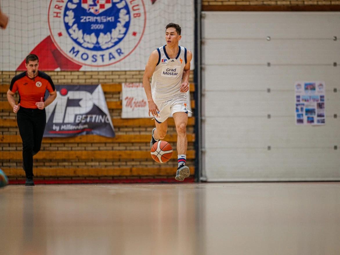 Košarkaši HKK Mostar ostvarili su uvjerljivu domaću pobjedu protiv ekipe HKK Čapljina