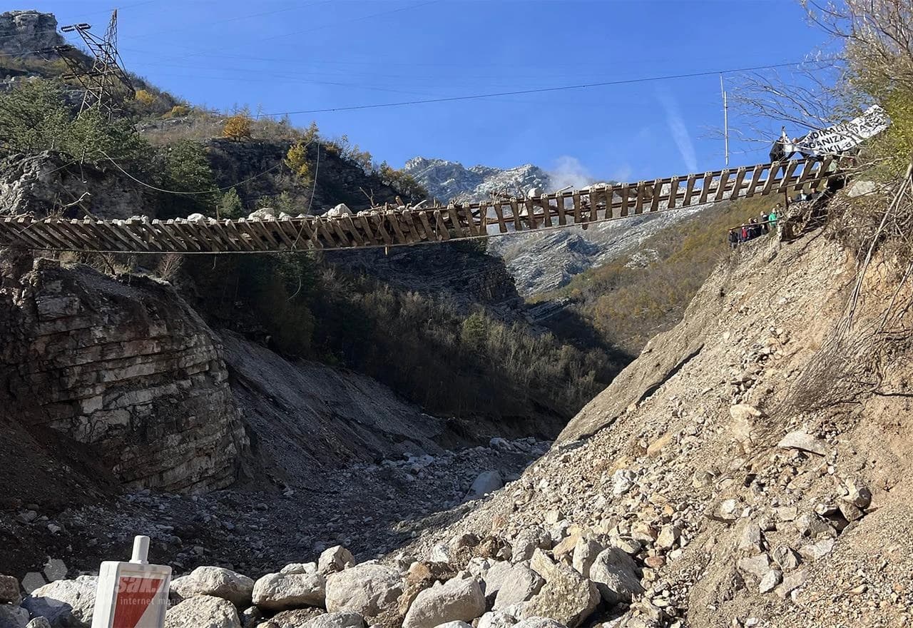 Pruga nakon tragedije u Jablanici
